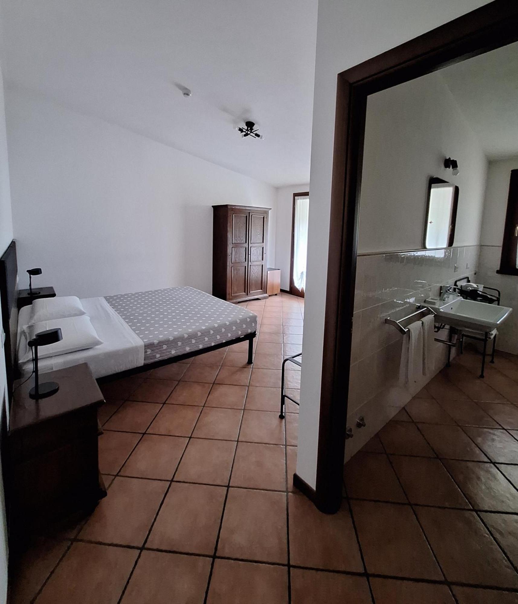 Bed & Breakfast Torrechiara ภายนอก รูปภาพ